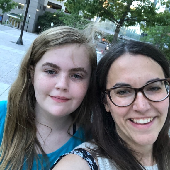 Meet your Posher, Tiffany - Picture 5 of 6